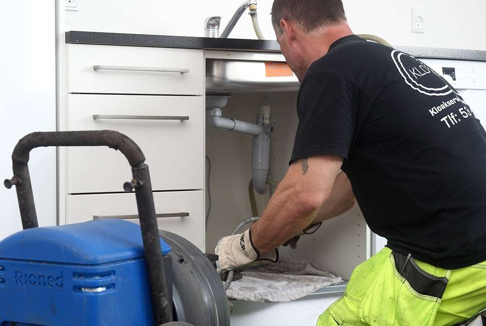 Vi tilbyder professionel kloakservice ved stoppet afløb og vask til konkurrencedygtige priser
